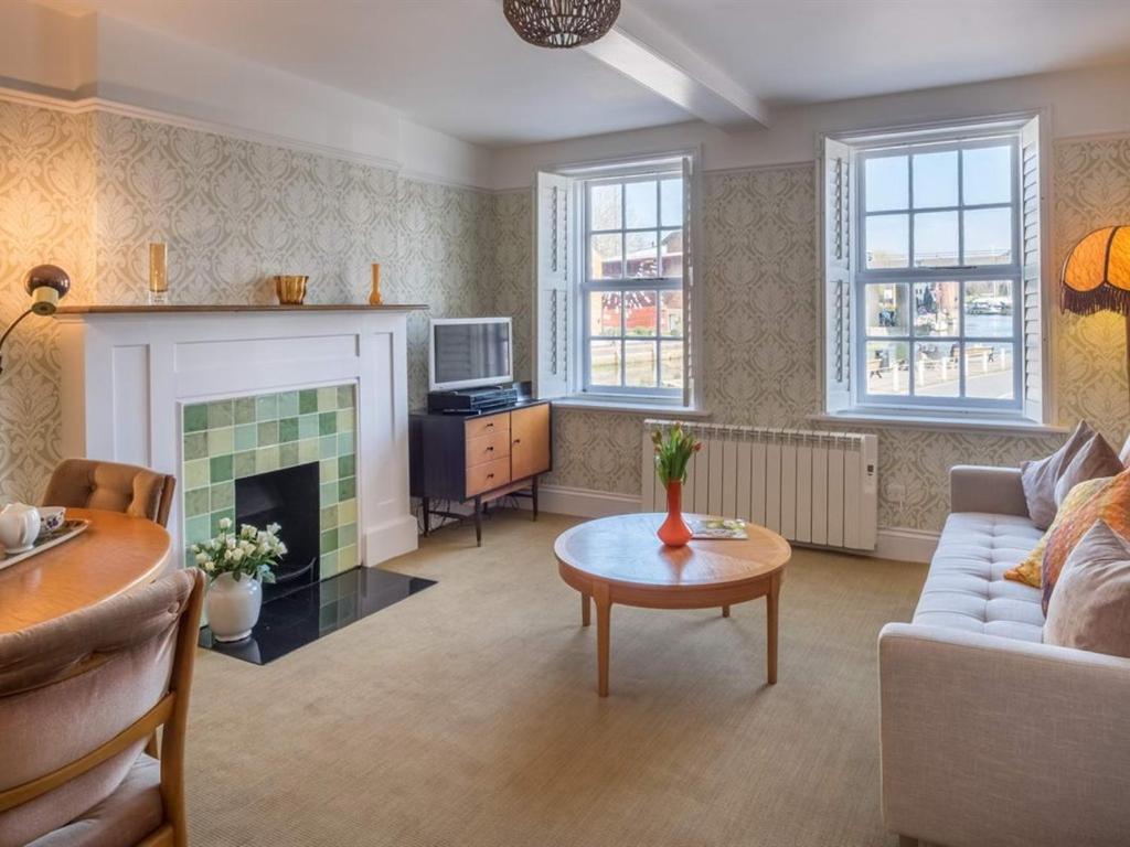 One Holyrood & Cafe Hotel Newport (Isle Of Wight)