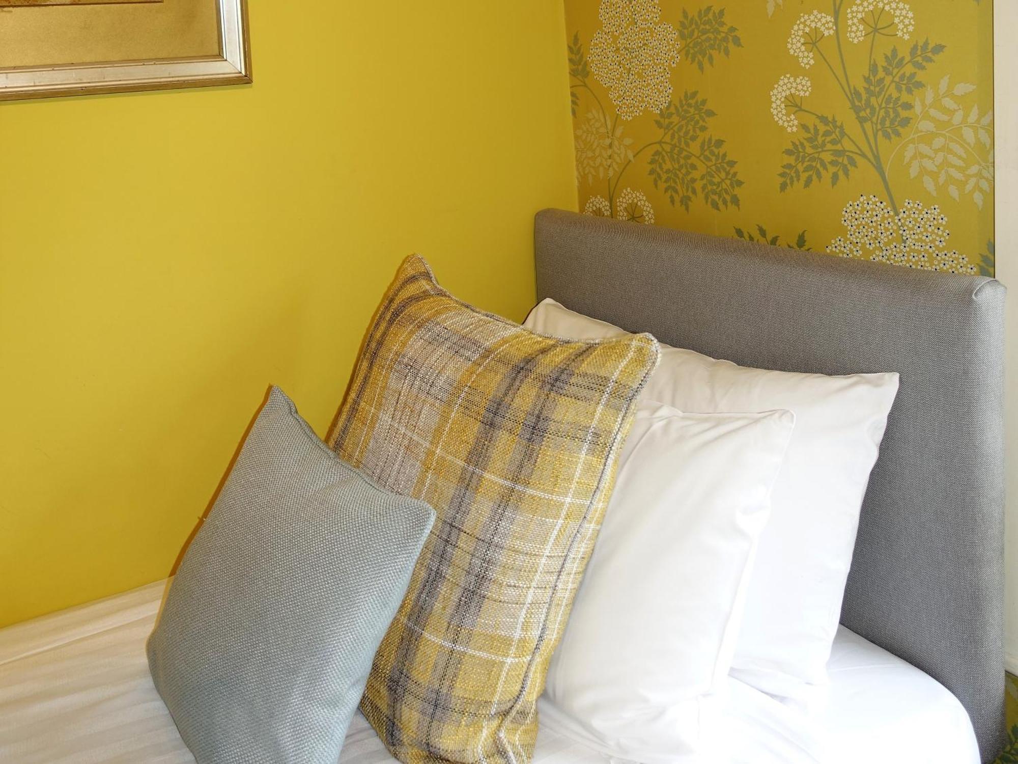 Hotel One Holyrood & Cafe
