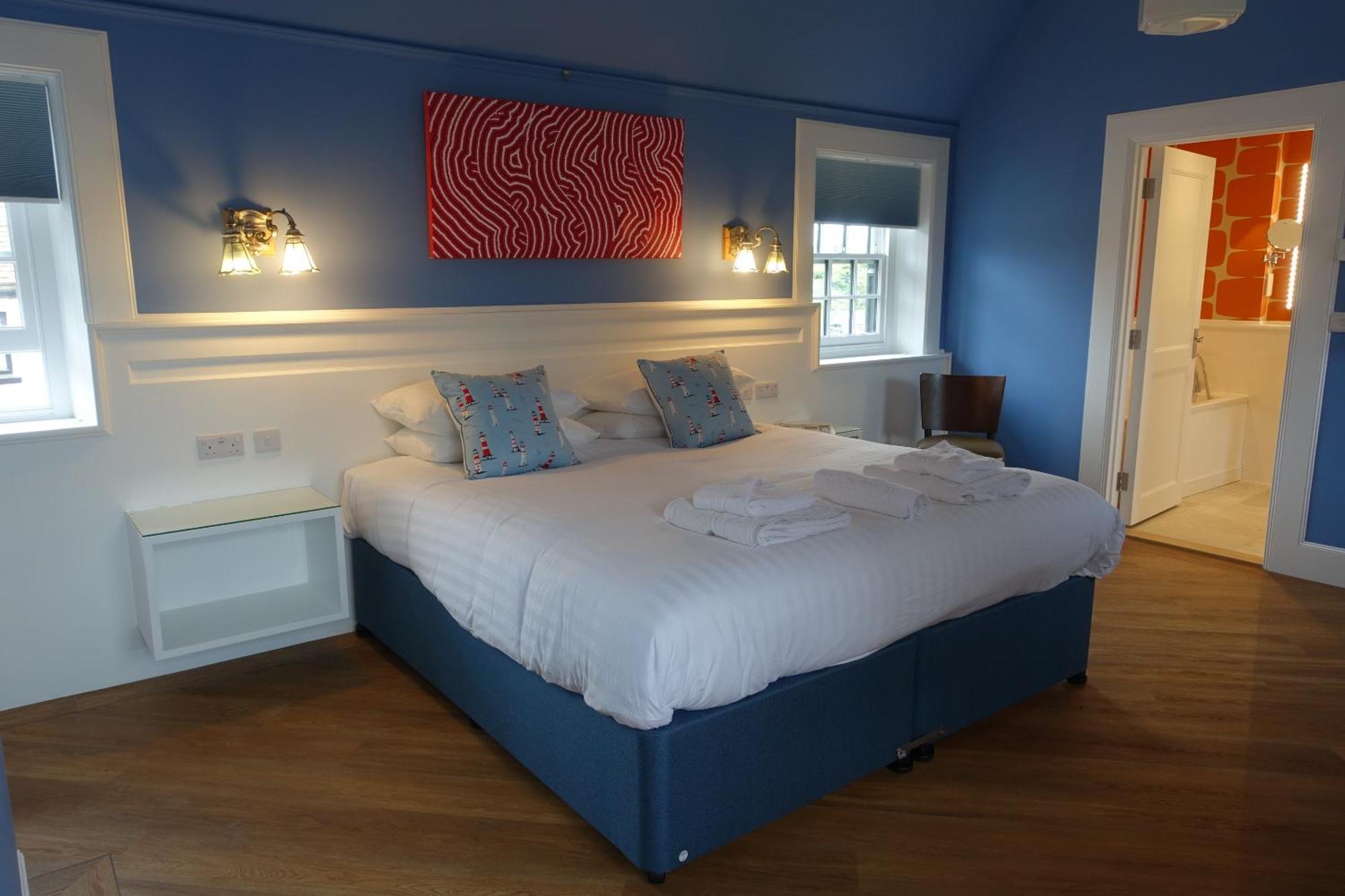 One Holyrood & Cafe 4*