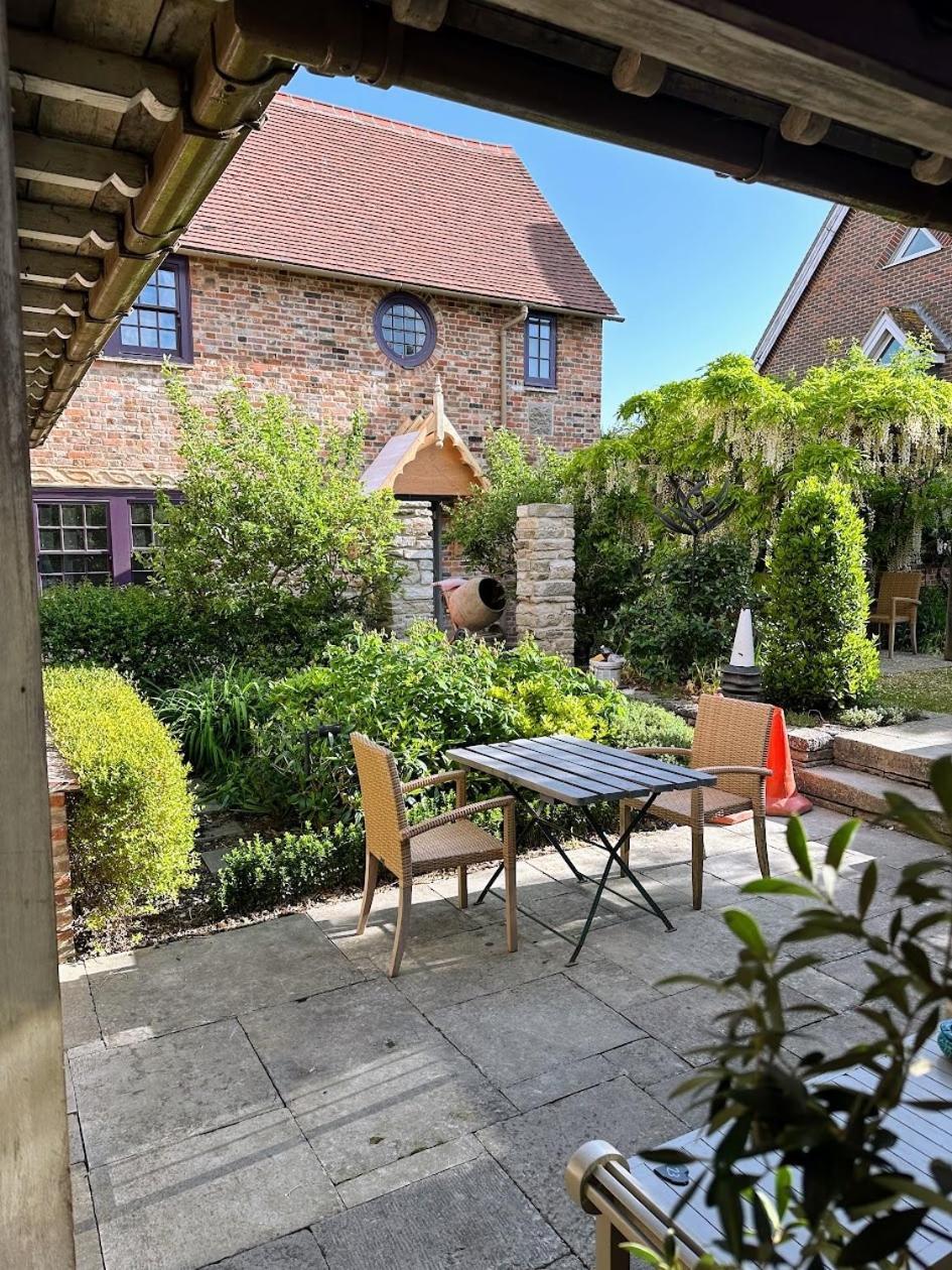 One Holyrood & Cafe 4* Newport (Isle Of Wight)