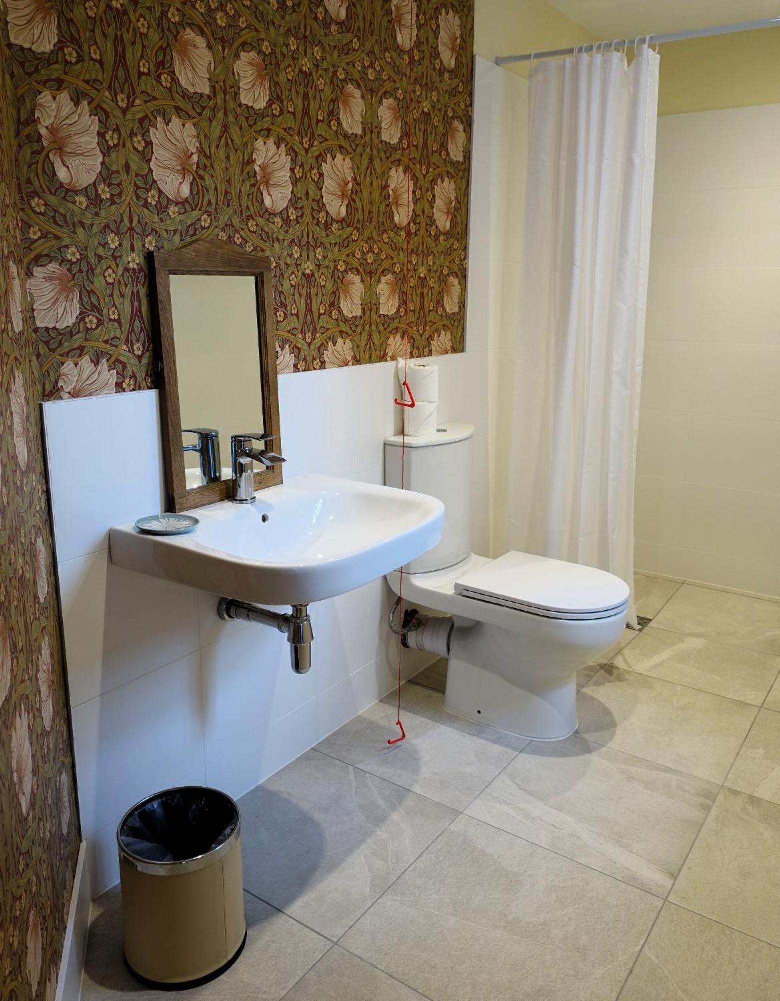 Hotel One Holyrood & Cafe 4*